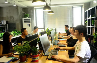 服務(wù)與設(shè)計并重 英邁品牌設(shè)計的企業(yè)形象策劃之道